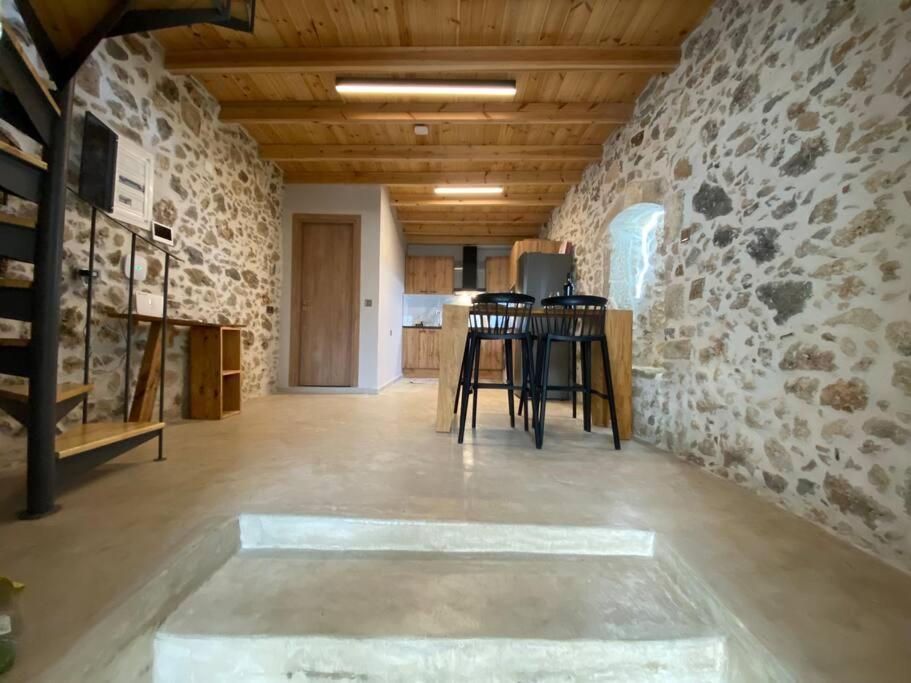 Stavlos Traditional Suite 앗시파프론 외부 사진