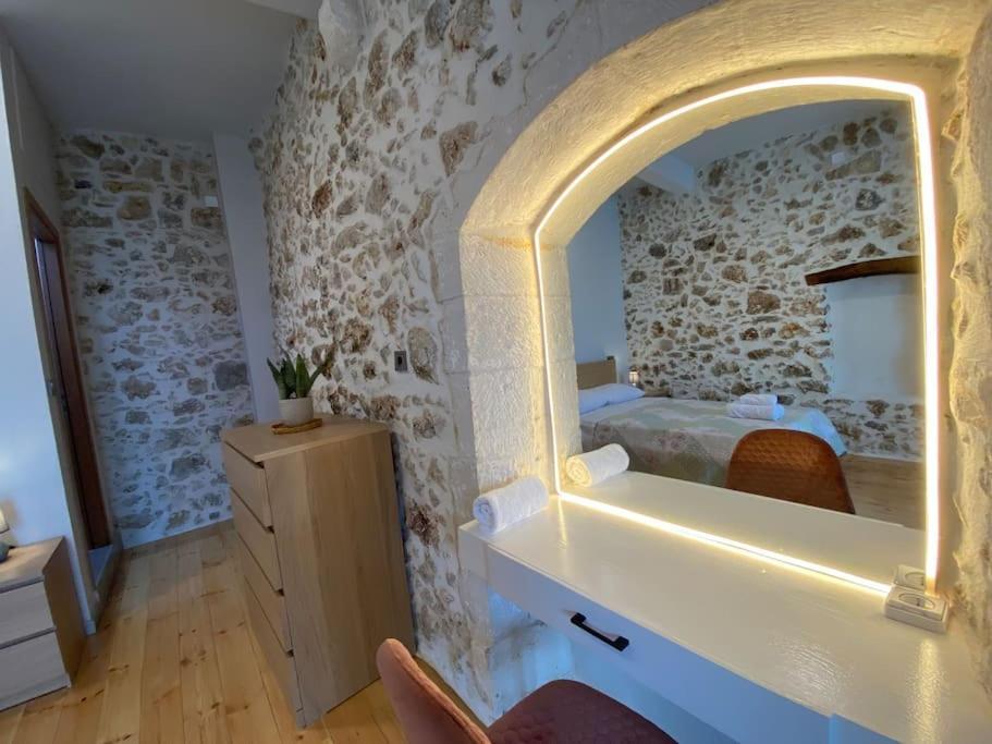 Stavlos Traditional Suite 앗시파프론 외부 사진
