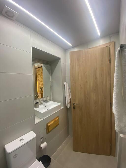 Stavlos Traditional Suite 앗시파프론 외부 사진